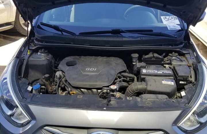 
								Hyundai Accent full									