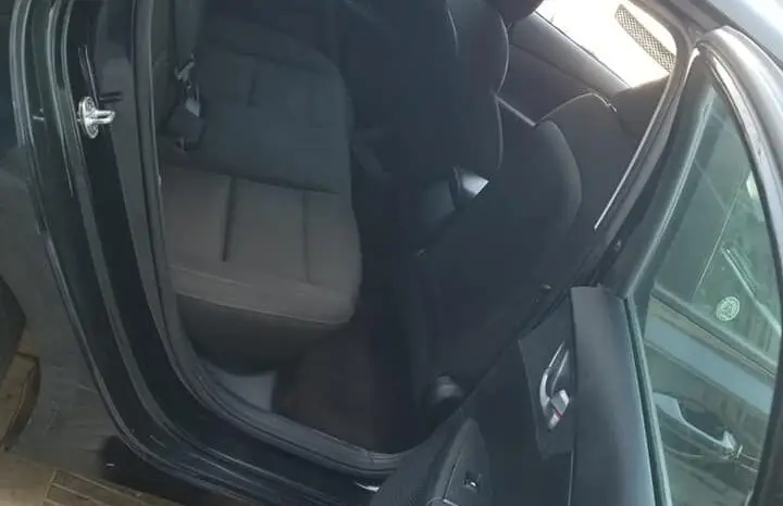 
								Kia Forte full									