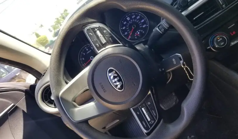 
								Kia Forte full									