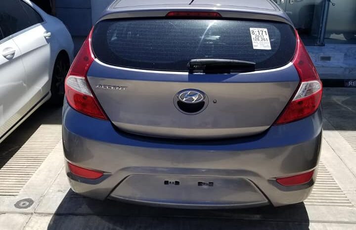 
								Hyundai Accent full									