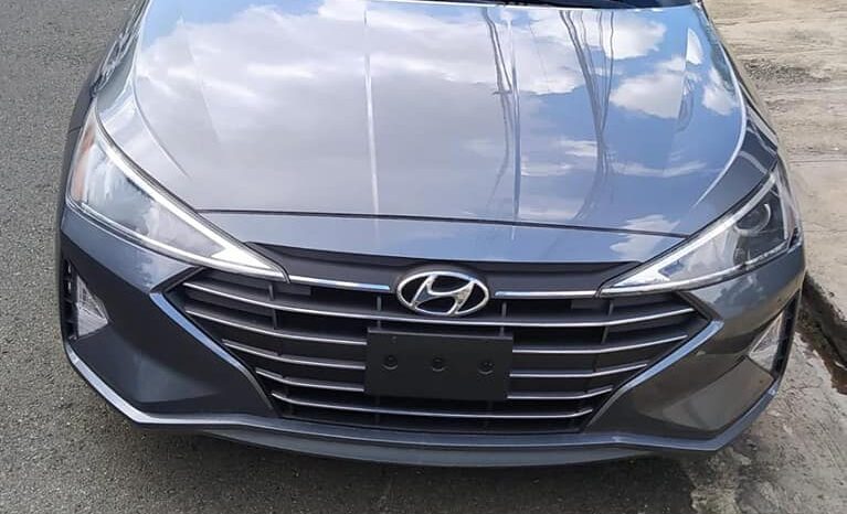
								Hyundai Elantra full									