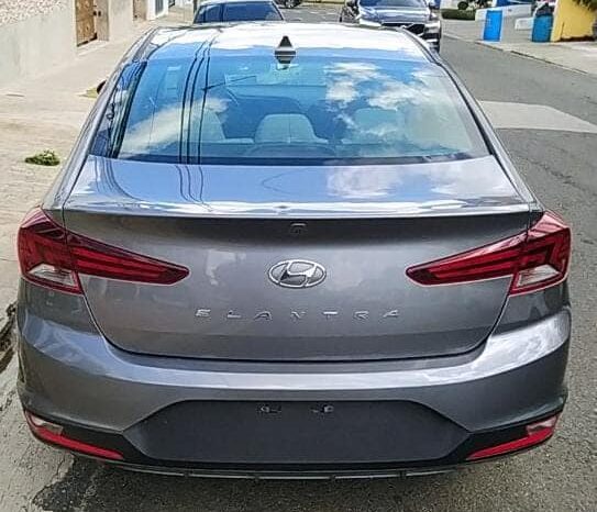 
								Hyundai Elantra full									