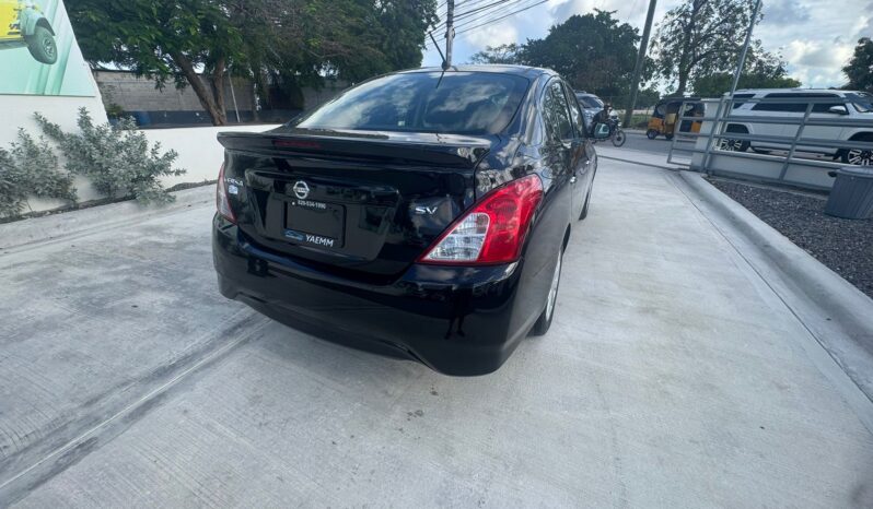 
								Nissan Versa 2017 full									