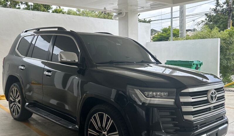 
								Toyota Land Cruiser VX full									